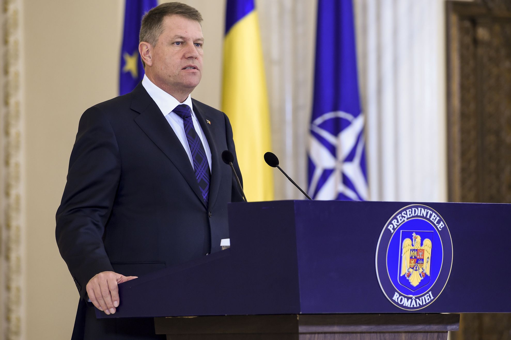 Iohannis: "L-am sfătuit pe Gabriel Oprea să își dea demisia pentru proasta gestionare a crizei" 