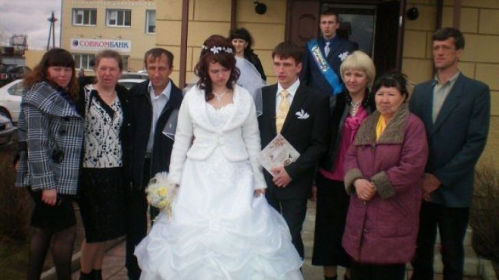 Cea mai "fericită" mireasă din lume? Fotografiile pe care nu le va privi, peste ani, cu plăcere