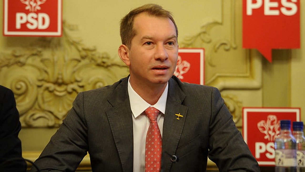 Mihai Sturzu, privind poarta închisă a PSD, cântă hitul ,,Gașca mea" nu poate sta liniștită...