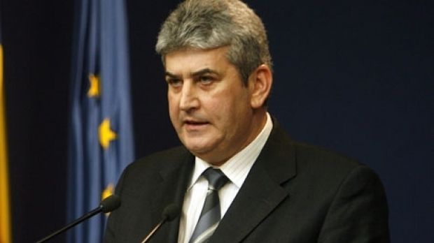 Soţia lui Gabriel Oprea, prima reacţie după moartea poliţistului. Ce a vorbit cu soţul său