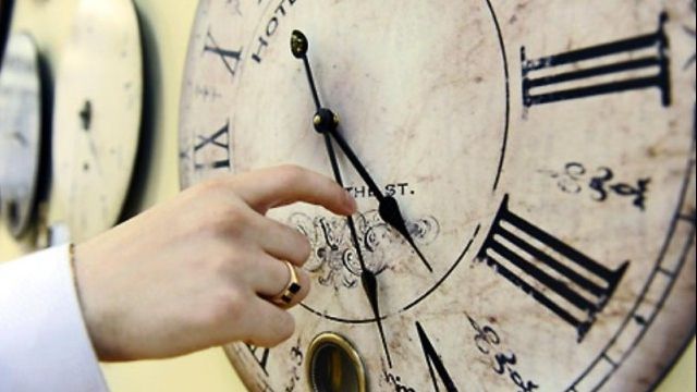 Ora de iarnă. Duminică se trece la ora de iarnă. Cum resimte organismul această schimbare