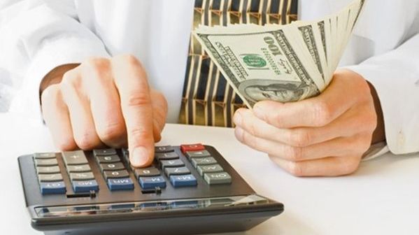 Motive de îngrijorare pentru bănci: tot mai mulți români sunt restanțieri, deși salariile au crescut