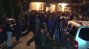 Scandal în curtea bisericii. Poliţiştii au intervenit 