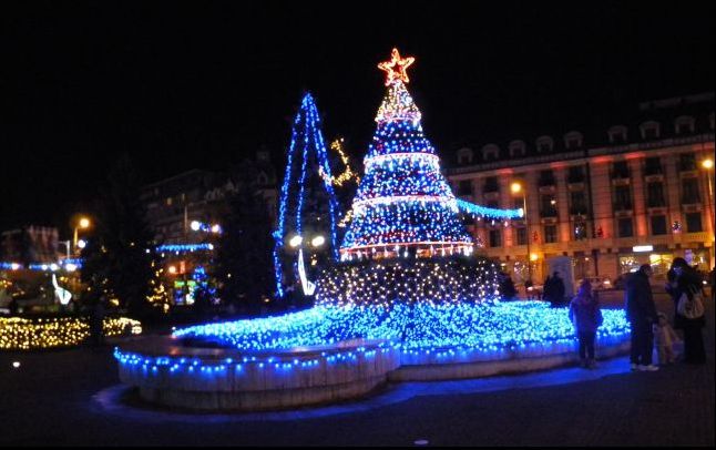 Singurul oraș din România fără iluminat festiv de Sărbători.Ce explicație au dat autoritățile locale