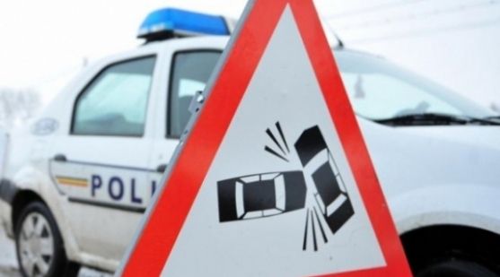 Accident de circulație foarte grav la Arad. O persoană a murit, alte cinci, rănite