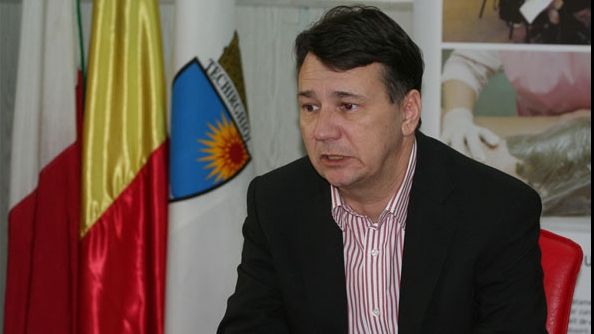Primarul orașului Techirghiol, arestat preventiv, trimis în judecată pentru luare de mită