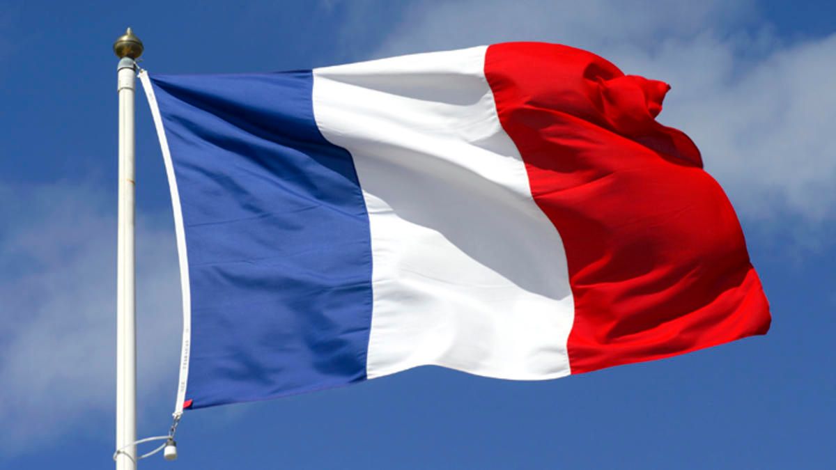 Franța aduce un omagiu solemn victimelor atentatelor teroriste de la Paris