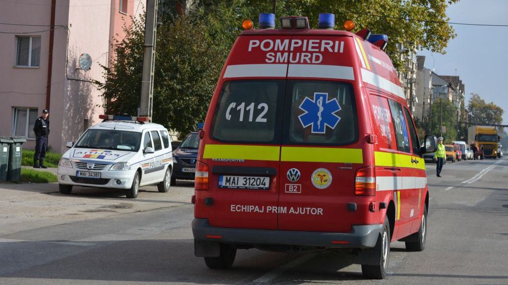 Primar constănţean, bătut în faţa casei de doi indivizi "înarmaţi cu bâte": "Au vrut să mă omoare"