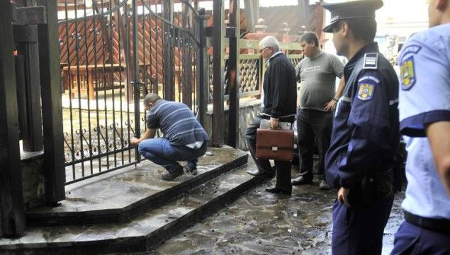 S-a sinucis în fața executorilor după ce fosta soție l-a evacuat din casă.E cumplit ce metodă a ales