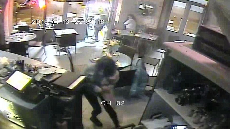 Video tulburător. Ce se vede în primele imagini filmate în timpul atentatelor de la Paris