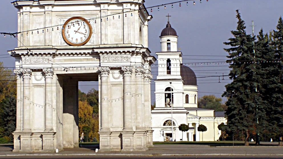 Protest cu 10.000 de persoane la Chişinău. Se cer alegeri parlamentare anticipate
