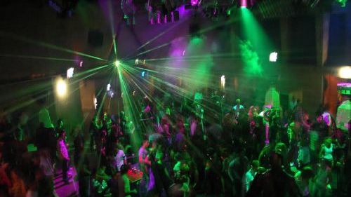 Buzău. Nereguli constatate de ISU la cluburi, discoteci și pub-uri 