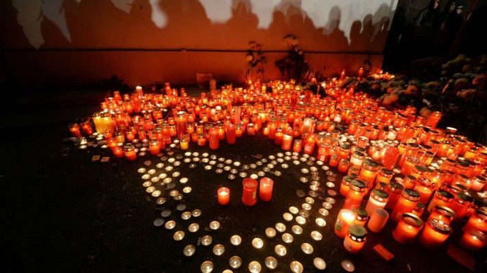 Scrisoarea sfâșietoare a unui tânăr pentru o fată moartă în Colectiv. ”Și acum îi simt sărutul”