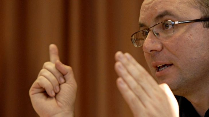 Cozmin Gușă: Involuția e evidentă. Suntem înaintea Zilei Naționale într-o formulă total haotică