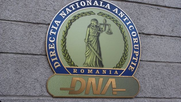 Fostul președinte CJ Argeș, un deputat și foști 38 de primari și viceprimari, trimiși în judecată  