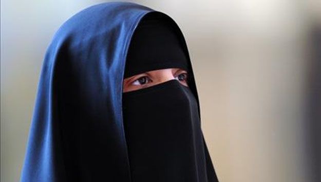 Imagine impresionantă. Ce a decis o familie de musulmani după atentatele teroriste de la Paris 