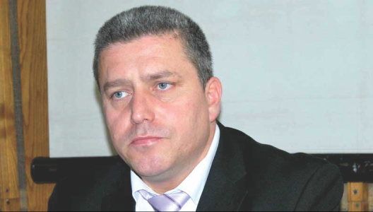 Răspuns halucinant al unui senator UNPR la întrebarea: De ce nu dă primarul Piedone declarații?