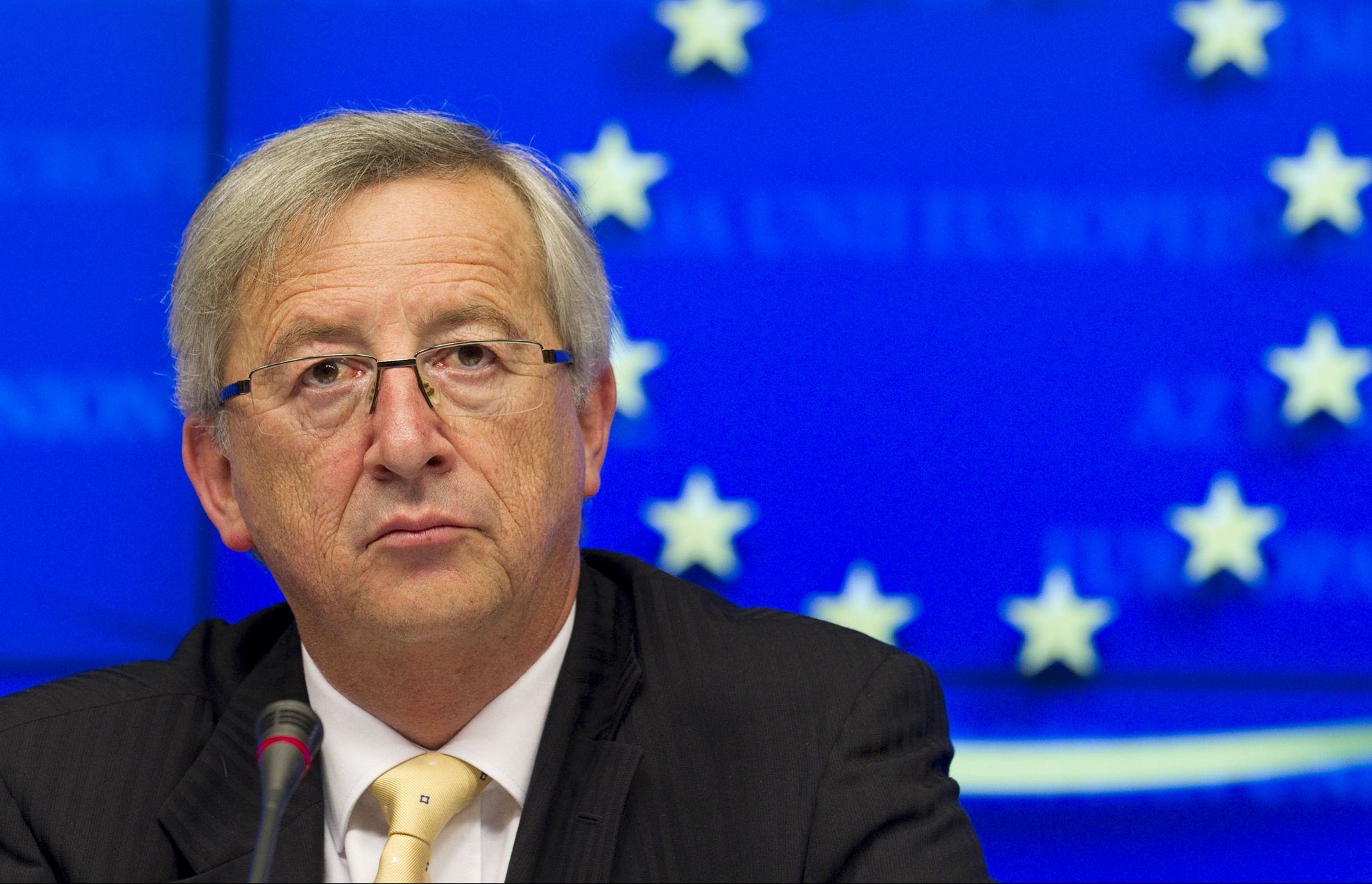 Controverse. Juncker efectuează o vizită în Rusia. Reacţia Comisiei Europene şi a Kremlin-ului 