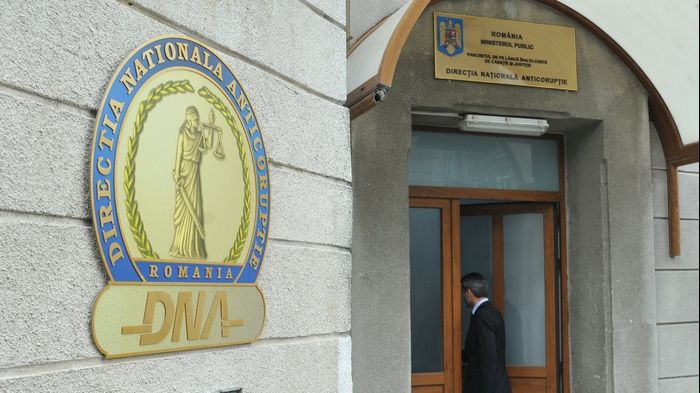 Șeful Oficiului Național pentru Protecția Martorilor, demis după ce a fost reținut de DNA