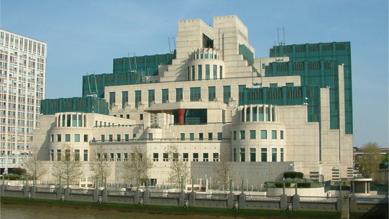 Marea Britanie recrutează ofițeri de informații suplimentari după atacurile teroriste de la Paris