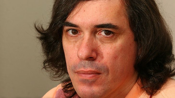 Mircea Cărtărescu, pe Facebook: "Drogați, bandiți, derbedei, sprijinitori de ziduri..."