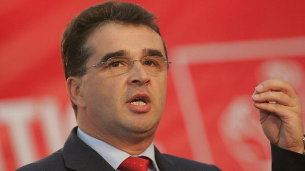 Benzină fără limită la CJ Vrancea. Oprișan: "Consumul, sub controlul Curții de Conturi"  
