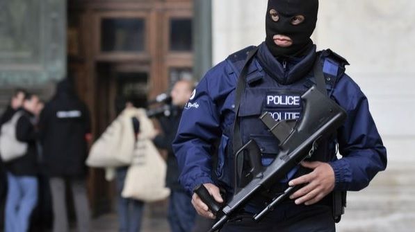 Belgia, paralizată. Alerta teroristă a fost prelungită la Bruxelles