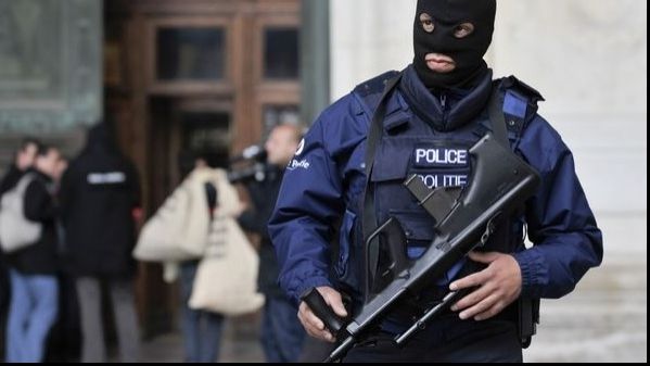 Amenințare teroristă la Geneva: Doi indivizi arestați, urme de explozivi în mașina lor