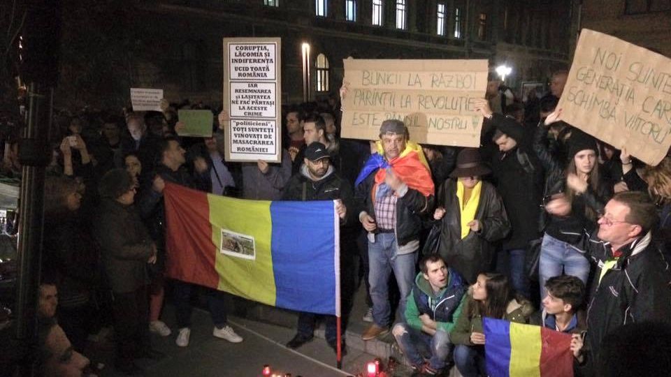 A patra seară de proteste! Mii de români s-au mobilizat în Capitală şi în marile oraşe