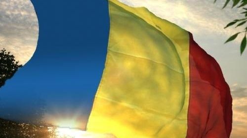 Candele şi flori la Ambasada României din Chişinău, în memoria victimelor incendiului din Colectiv