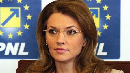 Gorghiu: Dosarul Revoluţiei nu poate fi închis. Crimele împotriva comunismului nu se pot prescrie  