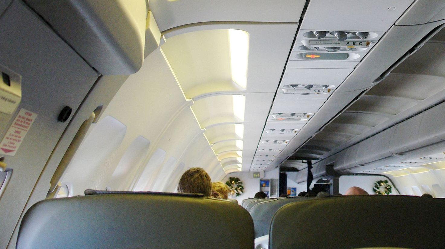 Accident grav în interiorul unui avion. Ce a pățit un pasager după ce s-a așezat la locul său