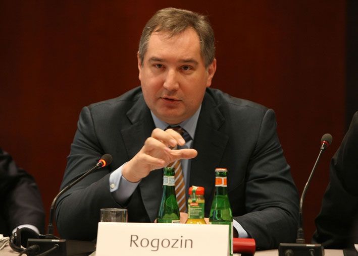 Rogozin, ilegal deasupra spaţiului aerian al României. El are interdicţie de a intra în UE