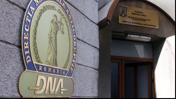 Primar din județul Arad și oameni de afaceri, trimiși în judecată pentru fapte de corupție