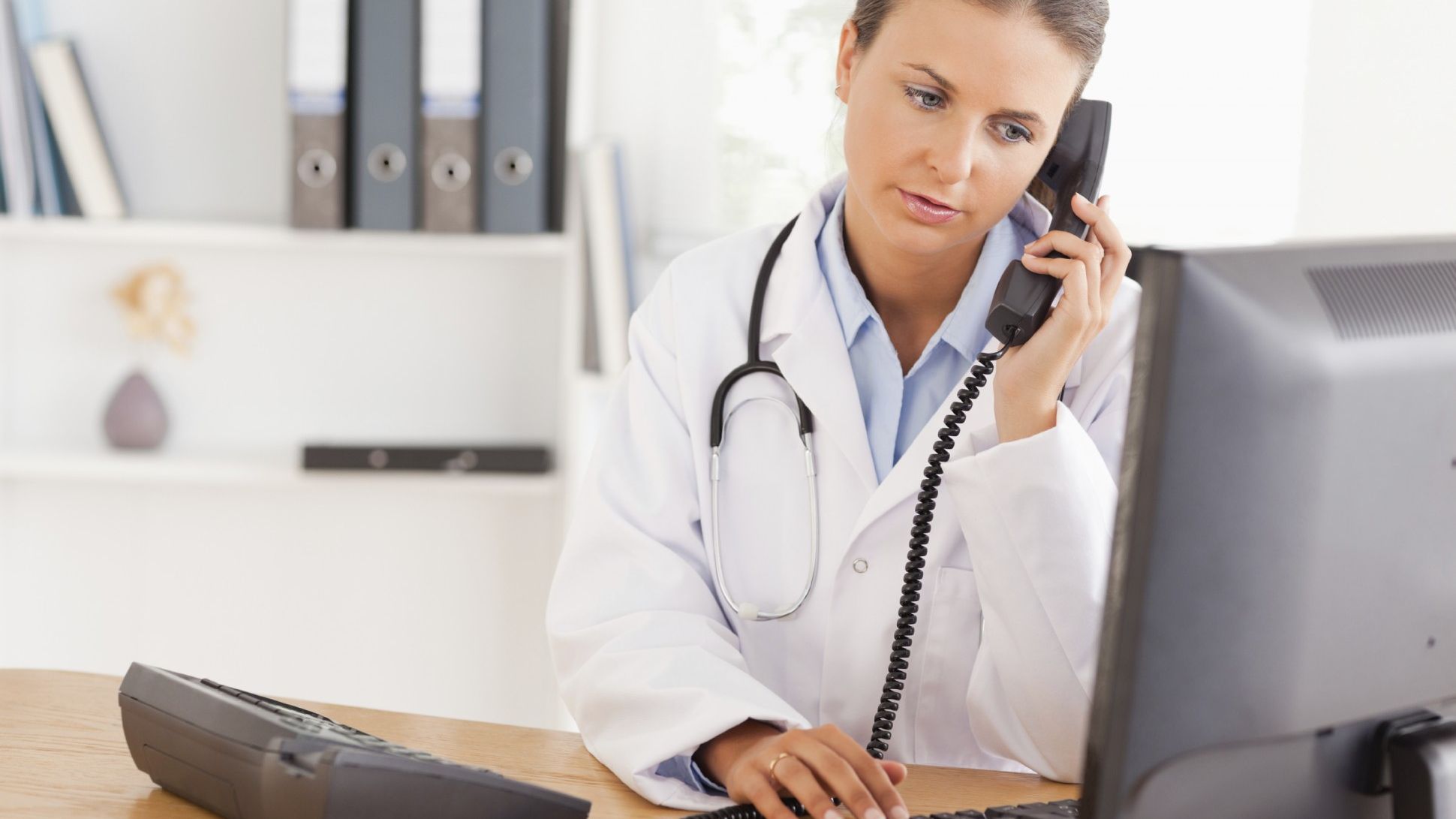 Linie telefonică unică pentru victimele de la Colectiv, înființată de Ministerul Sănătății