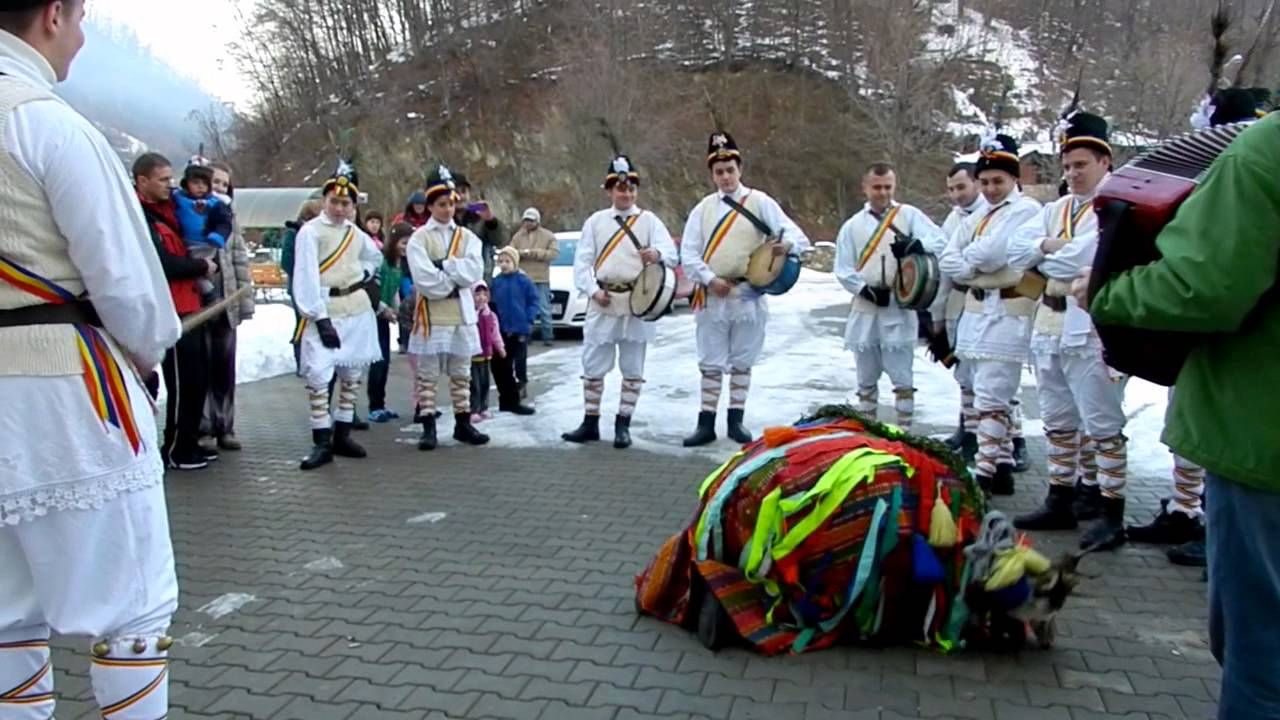 Colindul dubaşilor din Ţara Făgetului, unul din cele mai vechi obiceiuri de Crăciun din Banat