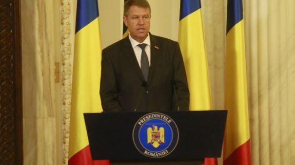 Iohannis a promulgat legea privind pensiile speciale ale parlamentarilor 
