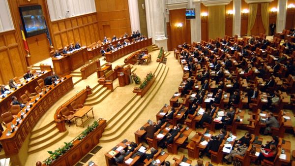 Aleșii, liber la afaceri. Au depus un proiect de lege care elimină o categorie de incompatibilităţi 