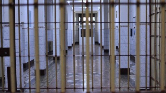 Un gardian de la Penitenciarul Miercurea Ciuc s-a împuşcat. "L-au amenințat"