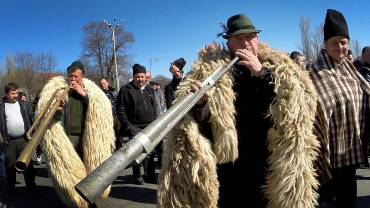 Ciobanii care au protestat la Parlament, amendaţi de Jandarmerie cu sume între 500 şi 20.000 lei 