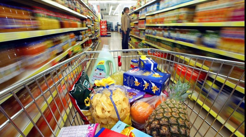 Este cel mai periculos produs din supermarket, dar îl cumpărăm des. Renunți la el?