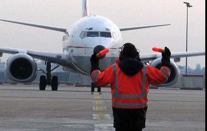Aeroportul din Paris a concediat doi musulmani. Motivul invocat e bizar