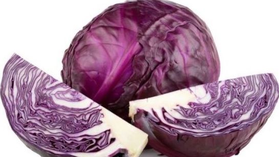 Varza roşie combate cancerul pulmonar. Cum trebuie consumată