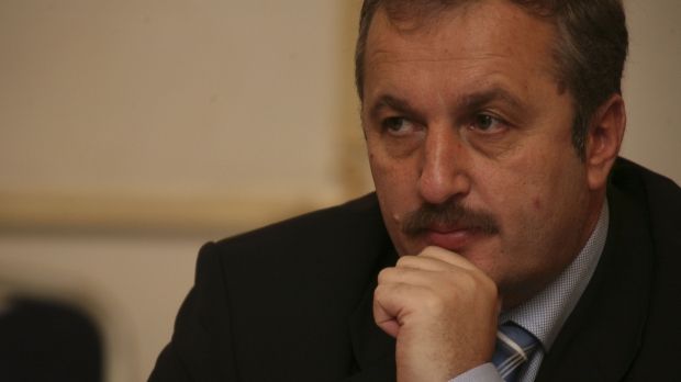 Ce avere are Vasile Dîncu. Armele și obiectele de artă, printre cele înscrise în colecția sa 