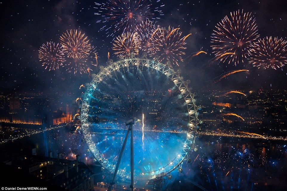 Revelion 2016. Cum au sărbătorit oamenii din întreaga lume intrarea în noul an.Imagini spectaculoase