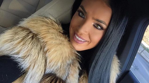 Câţi bani câştiga Adelina Pestriţu la emisiunea de la Kanald. Motivul plecării ei