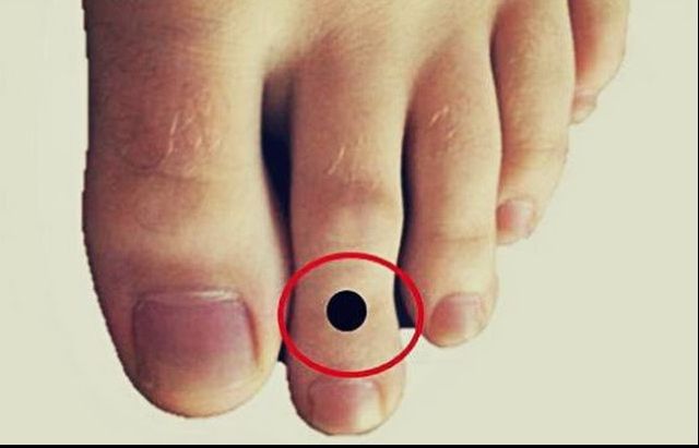 ”Arătătorul” de la picior e mai lung decât celelalte degete? Ce spune asta despre tine