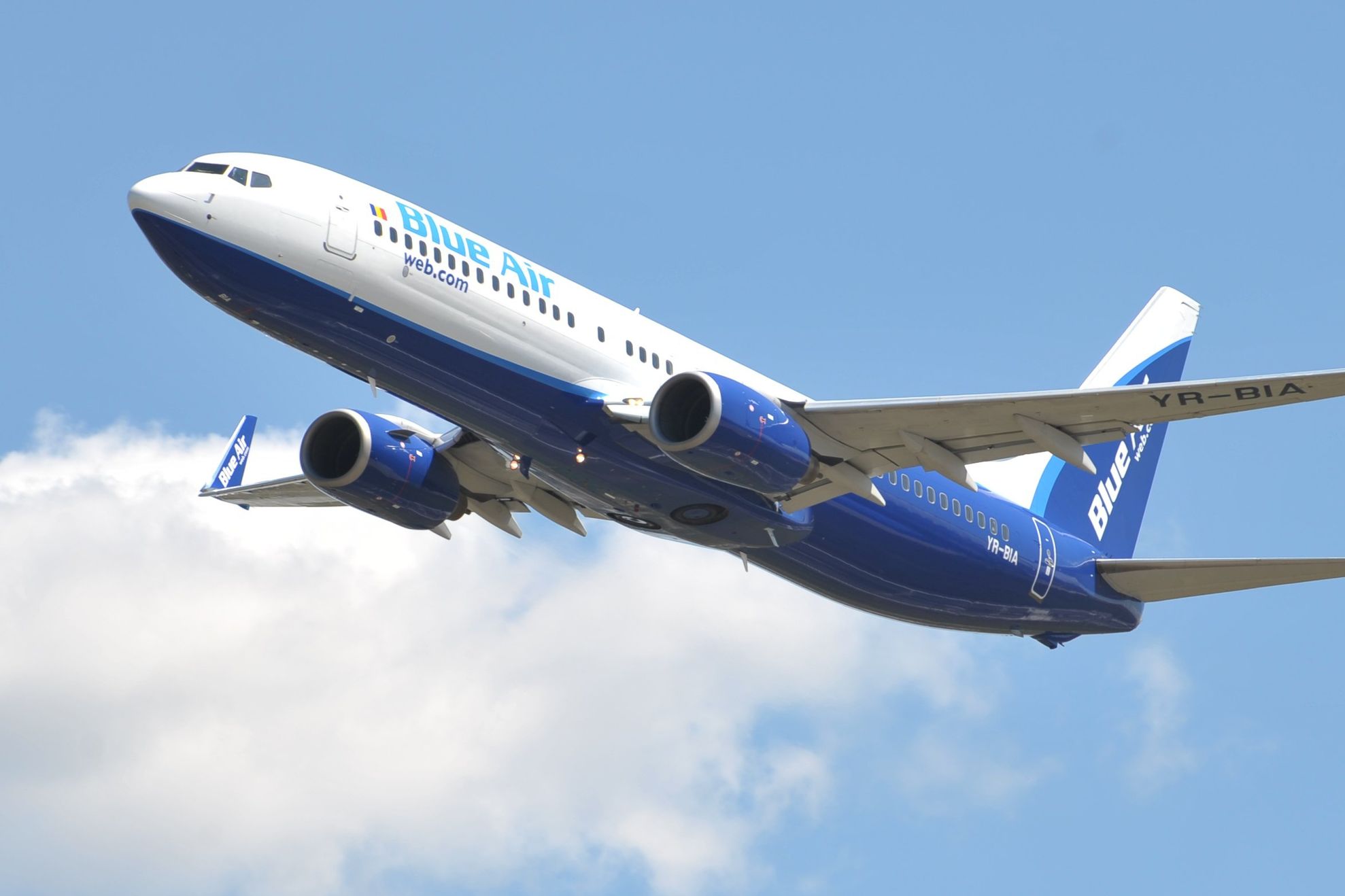 Ceilalți pasageri au încremenit de spaimă. Ce a cărat un bărbat în bagajul de mână, în avion