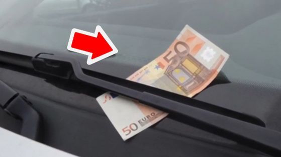O nouă metodă de furt. Dacă vedeţi bancnota de 50 de euro, nu coborâţi 