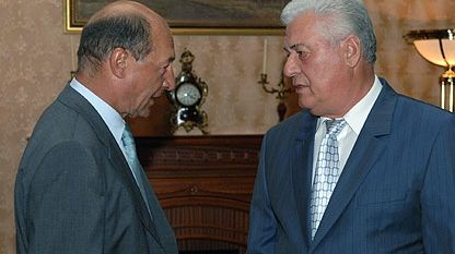 Cum i-a propus Băsescu unirea lui Voronin: "I-am propus să fie președintele României Mari"